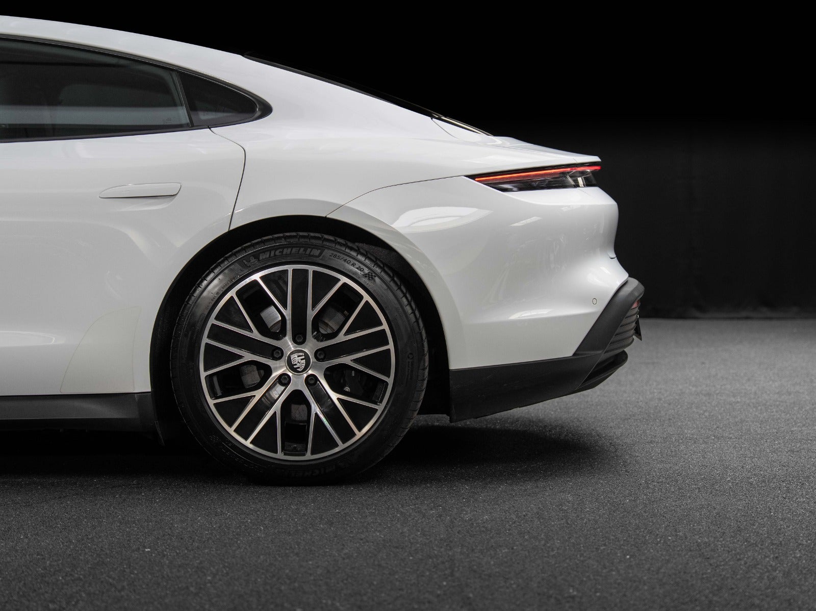 Gallery image 5 of 18