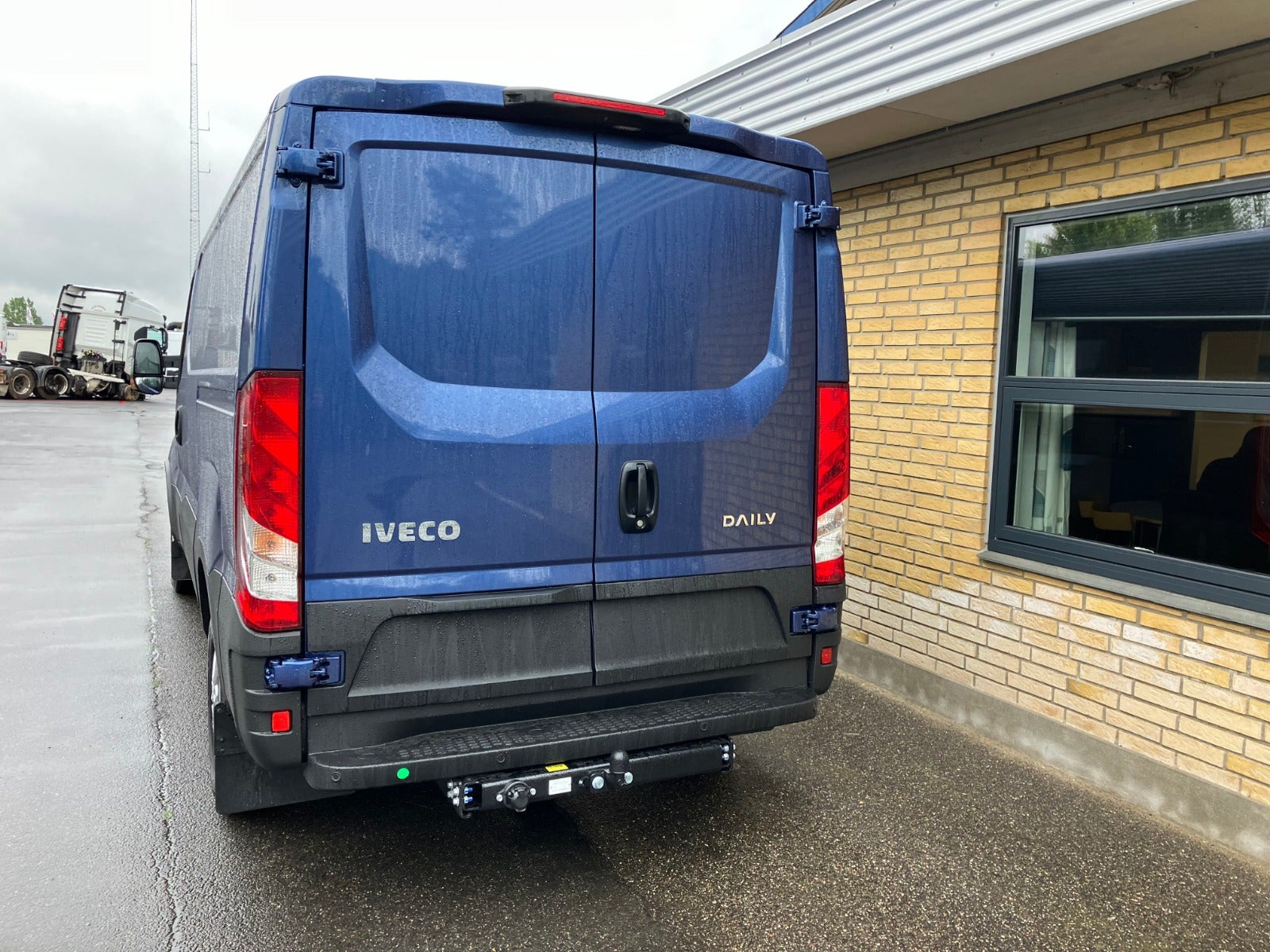 Billede af Iveco Daily 3,0 35S18 9m³ Van AG8