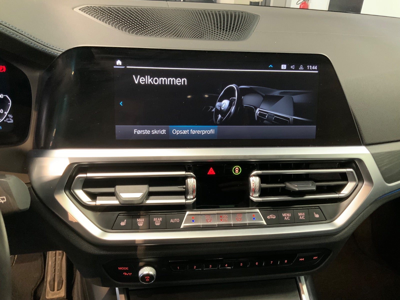 BMW 330e