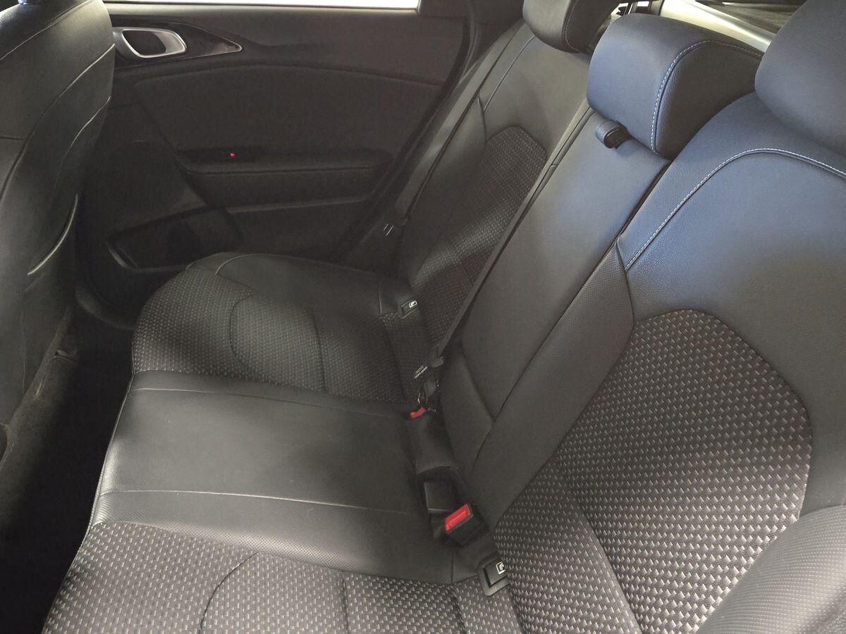 Kia Ceed PHEV Upgrade Intro SW DCT
