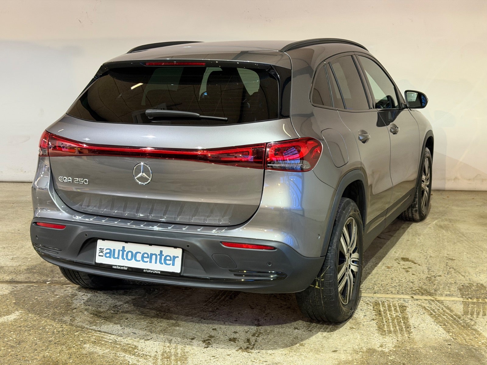 Mercedes EQA250 Electric Art