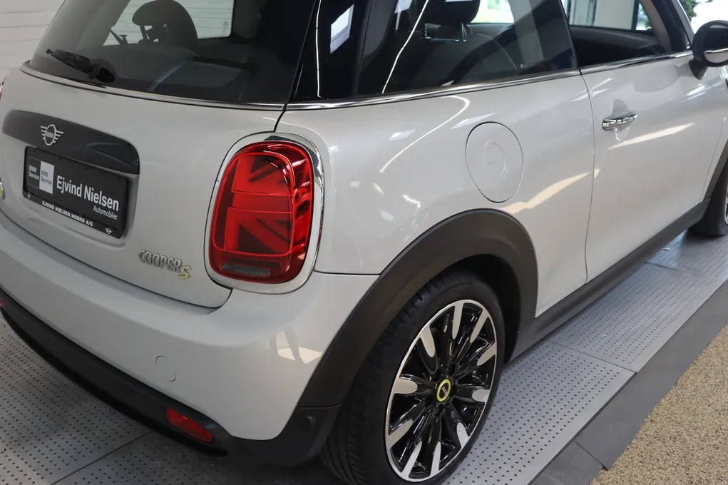 MINI Cooper SE Classic Trim