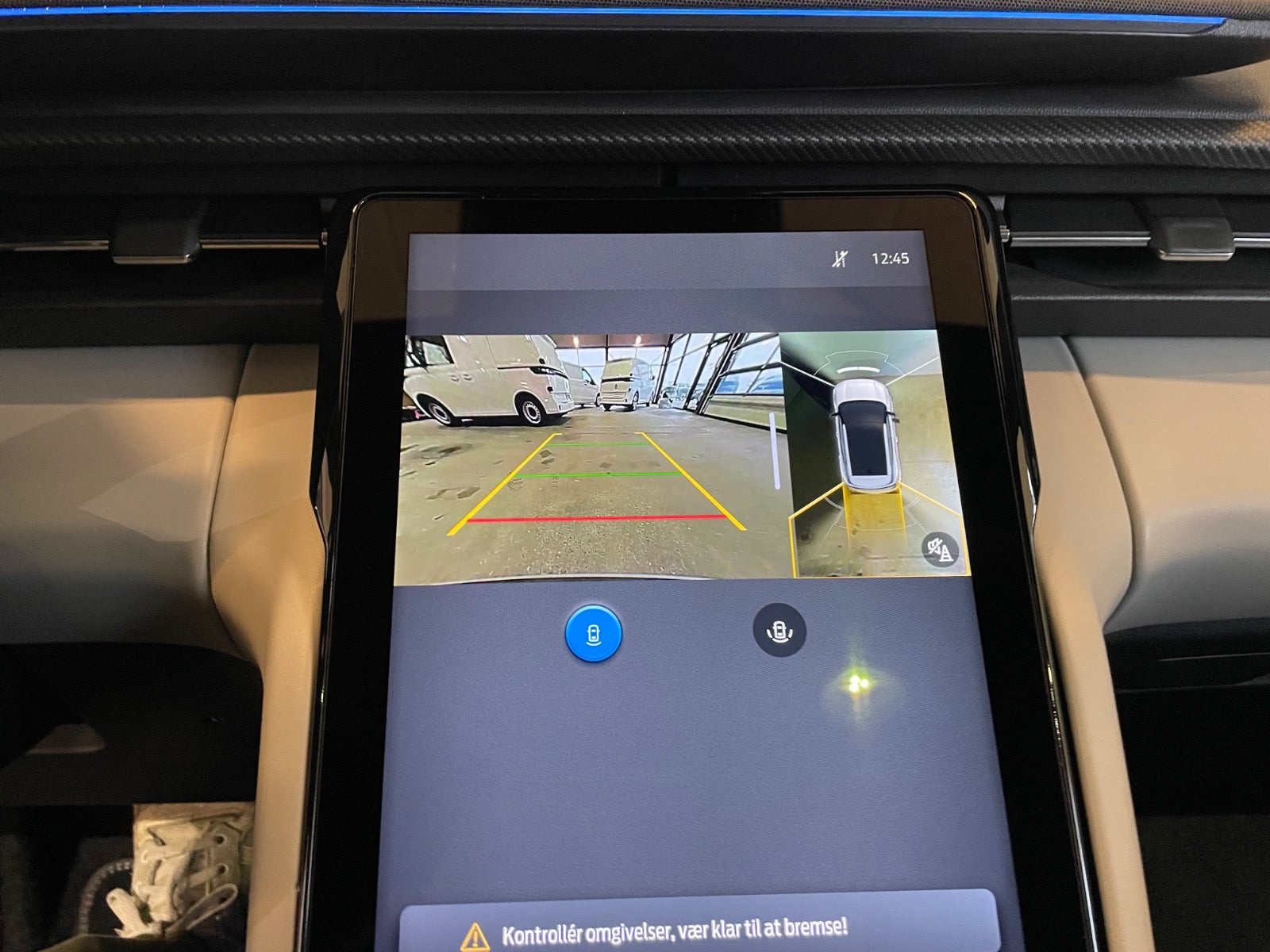 Ford Explorer Premium Extended Range AWD