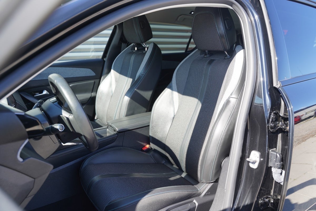 Billede af Peugeot 308 1,6 Hybrid Allure Pack EAT8