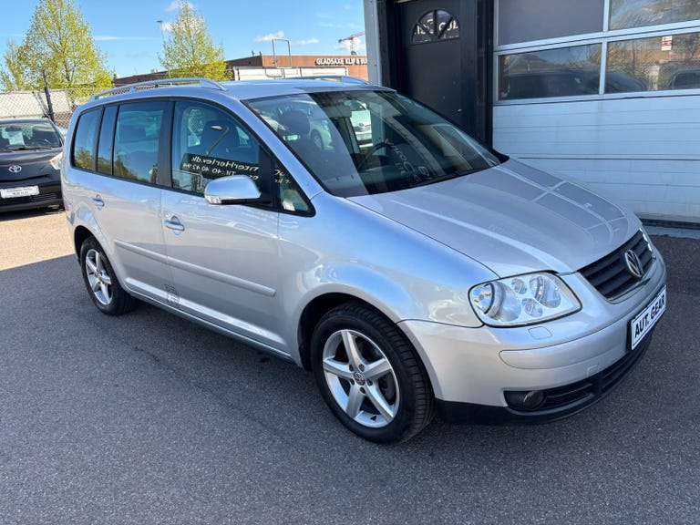 VW Touran FSi Highline DSG Van