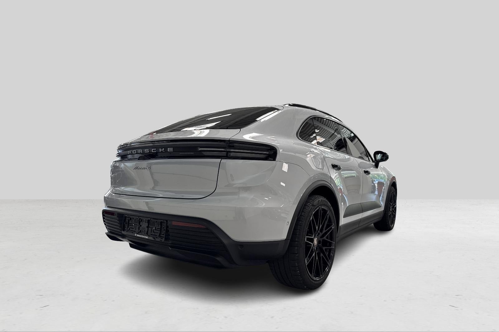Porsche Macan 4