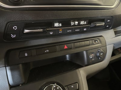 Peugeot Expert BlueHDi 122 L3 Plus EAT8 Van