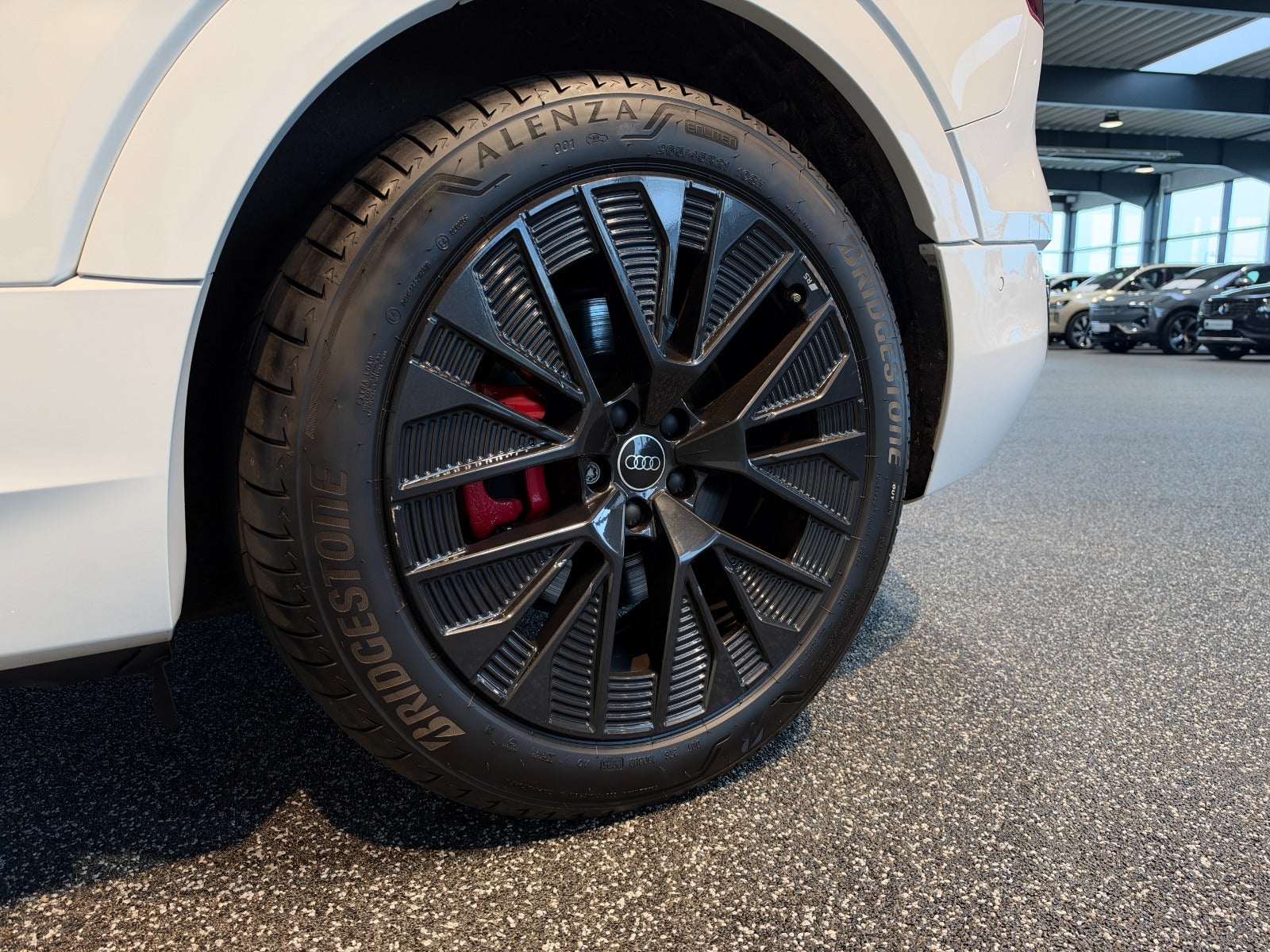 Audi Q8 e-tron 55 S-line Sportback quattro 5d - 10