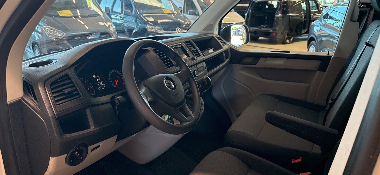 Billede af VW Transporter 2,0 TDi 114 Kassevogn lang BMT