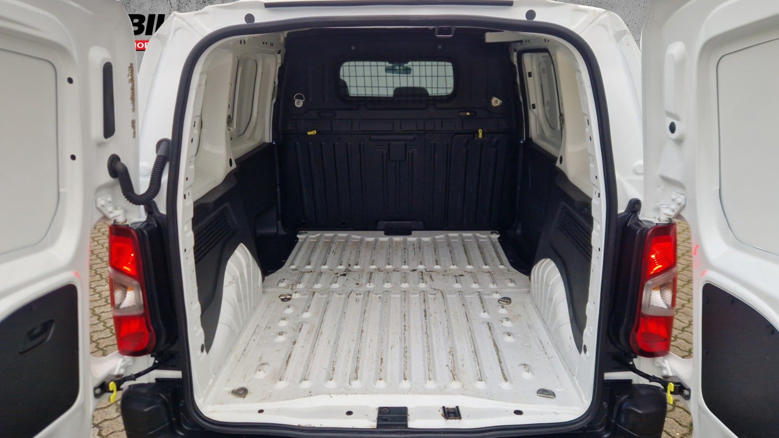 Billede af Peugeot Partner 1,5 BlueHDi 130 L1V1 Ultimate EAT8 Van