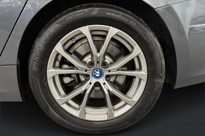BMW 330e Touring Sport Line aut.