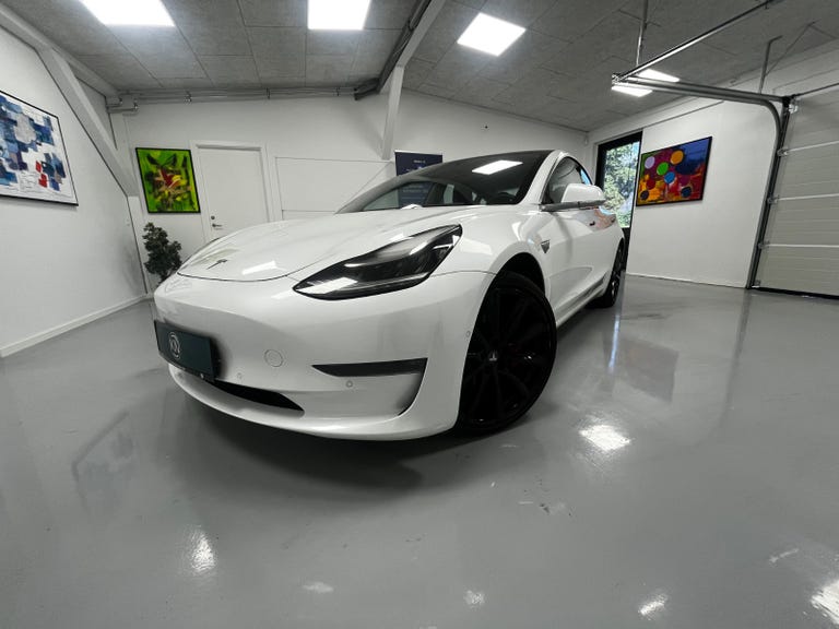 Tesla Model 3 Performance AWD