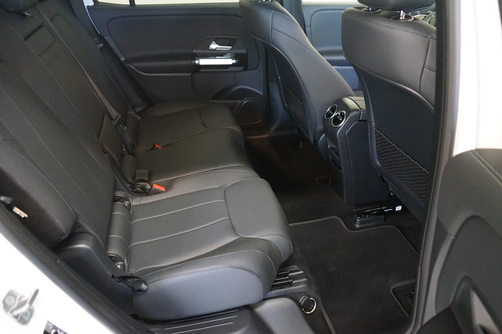 Mercedes EQB250+