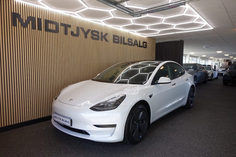 Tesla Model 3 RWD