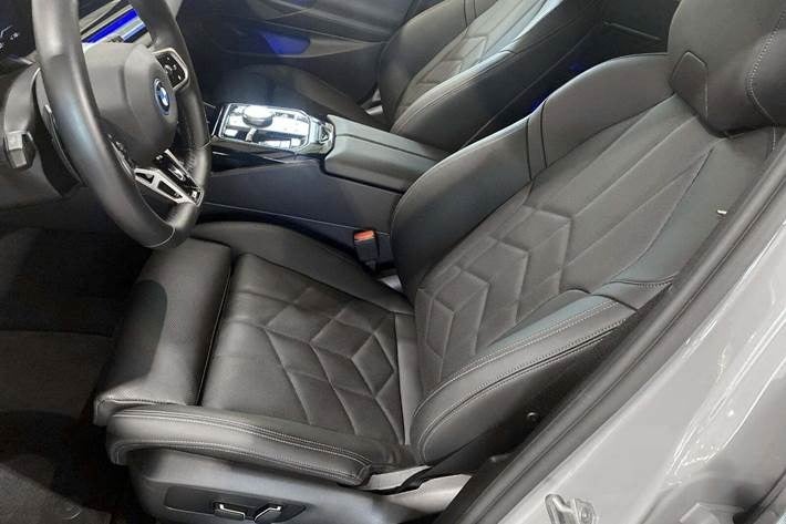 BMW i5 eDrive40 Touring M-Sport 2025