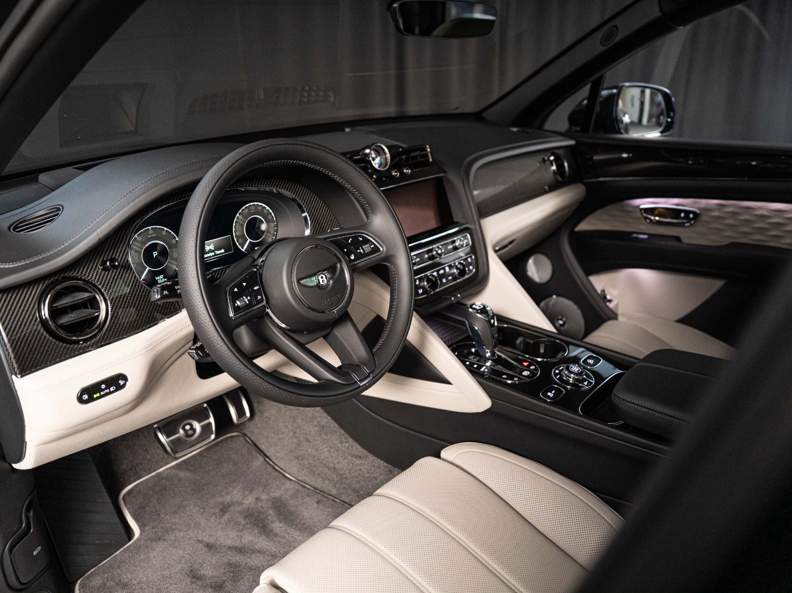 Gallery image 18 of 24