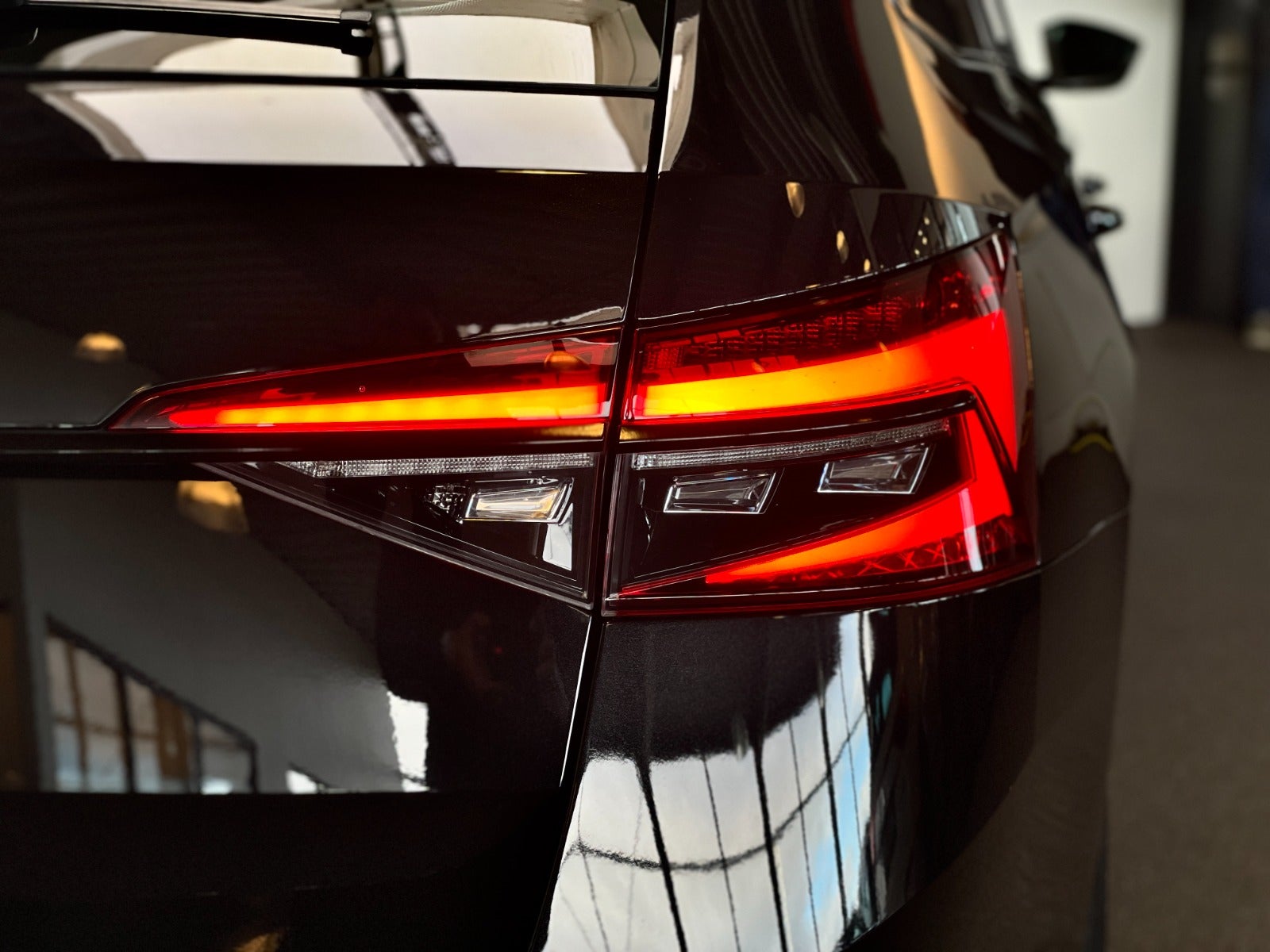 Skoda Superb TSi iV Business Executive Combi DSG