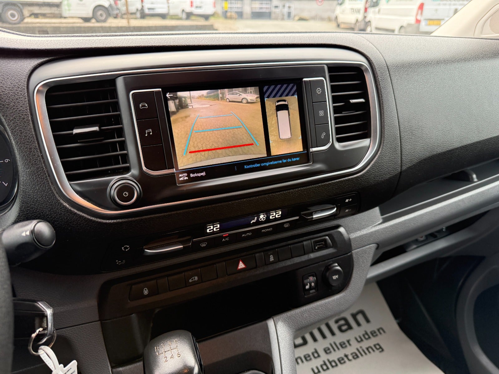 Peugeot Expert BlueHDi 120 L2 Premium Van