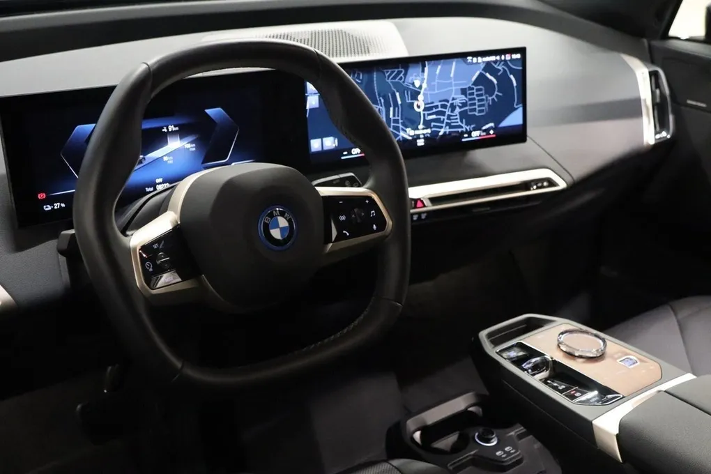 BMW iX xDrive40 Fully Charged Sport
