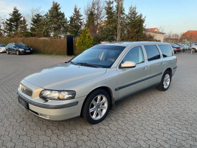 Volvo V70 2,4 140 5d