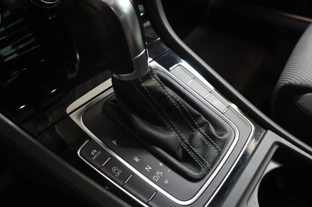 VW Golf VII TSi 140 R-line DSG BMT