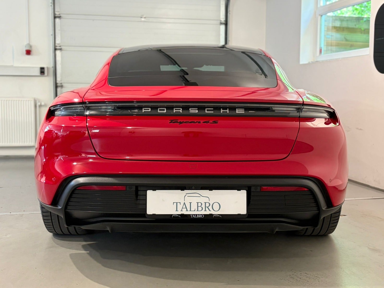 Porsche – Taycan 4S