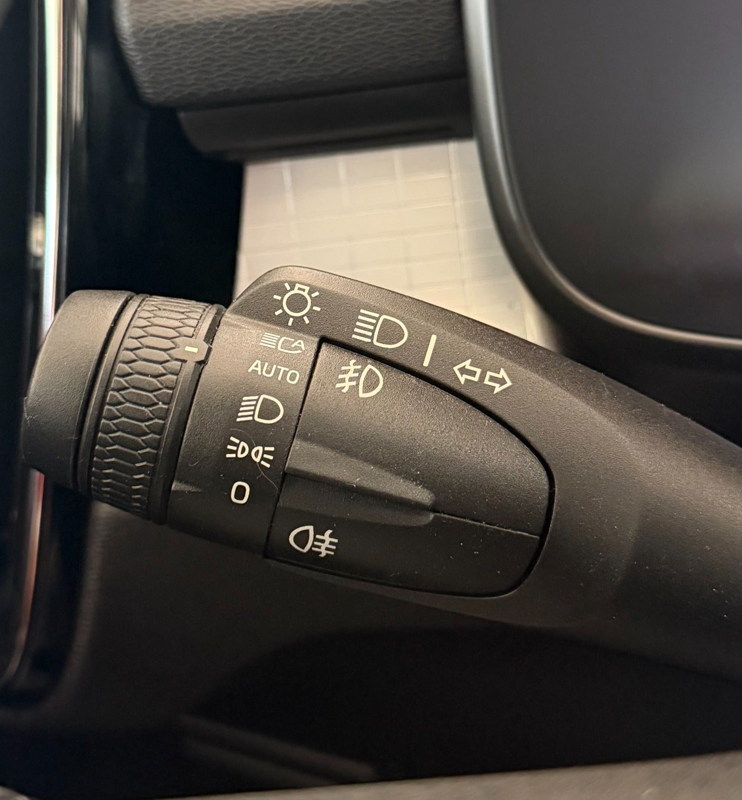 Billede af Volvo XC40 2,0 D4 200 Momentum Polestar aut. AWD