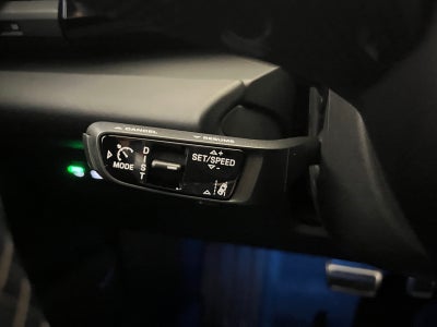 Porsche Macan Turbo Van