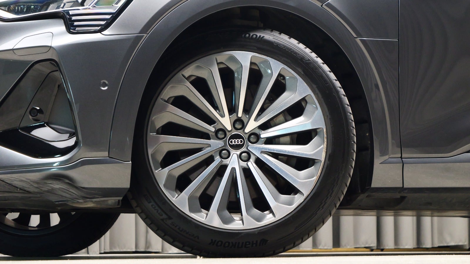 Audi e-tron S-line Sportback quattro