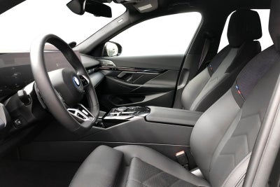 BMW i5 eDrive40 Touring Fully Charged - 4