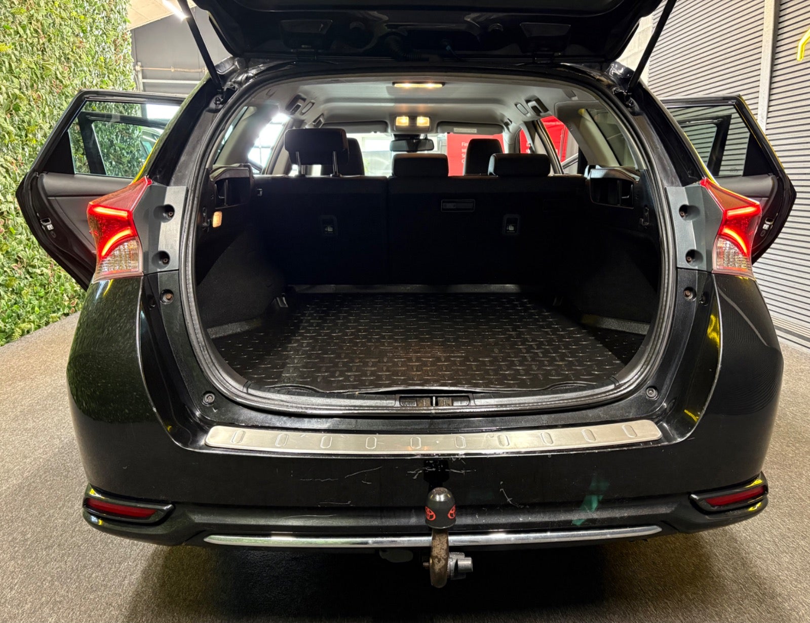 Billede af Toyota Auris 1,8 Hybrid H3 Touring Sports CVT