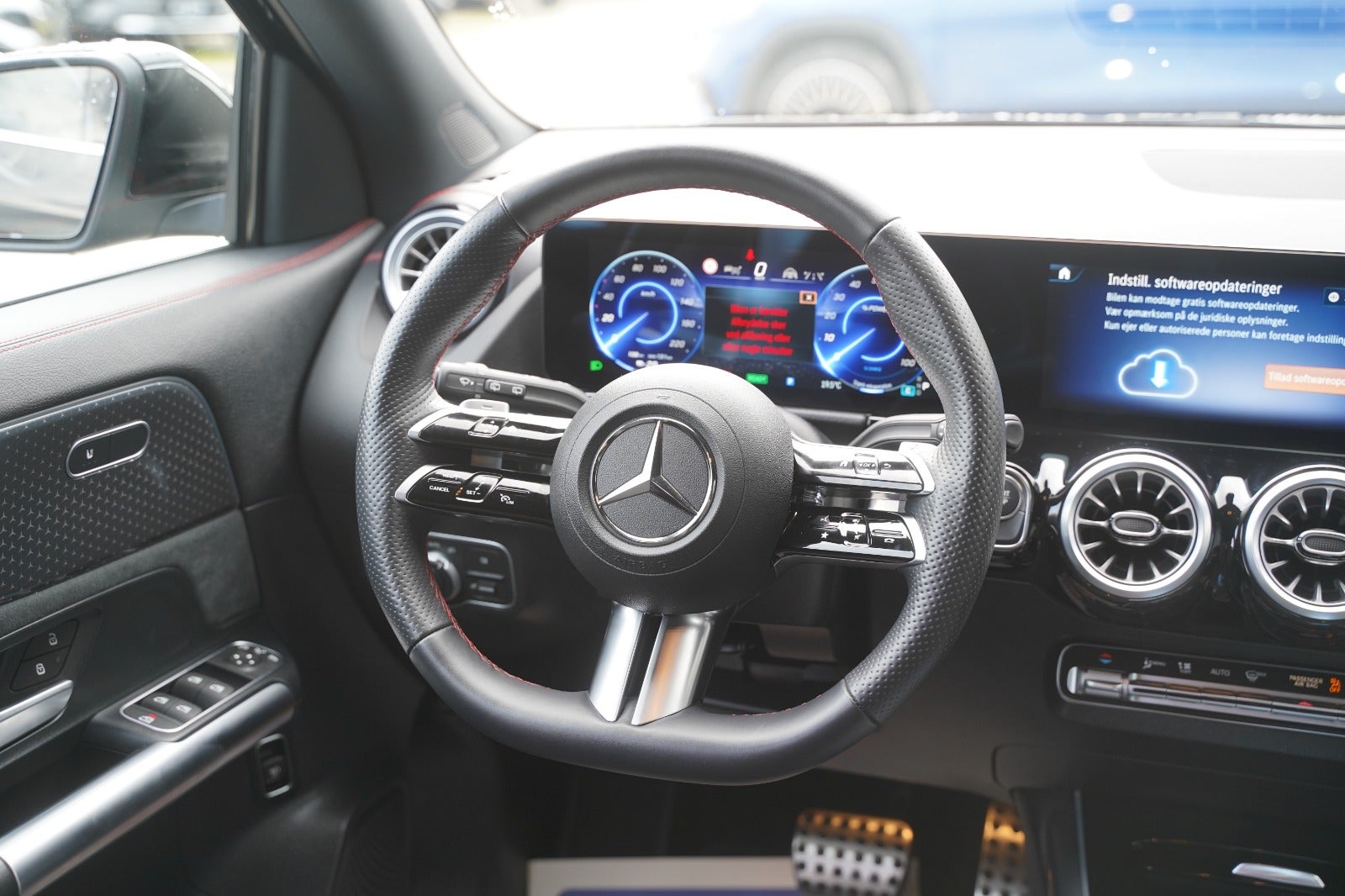 Billede af Mercedes EQA350  AMG Line 4Matic