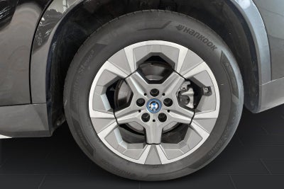 BMW iX1 xDrive30 X-Line