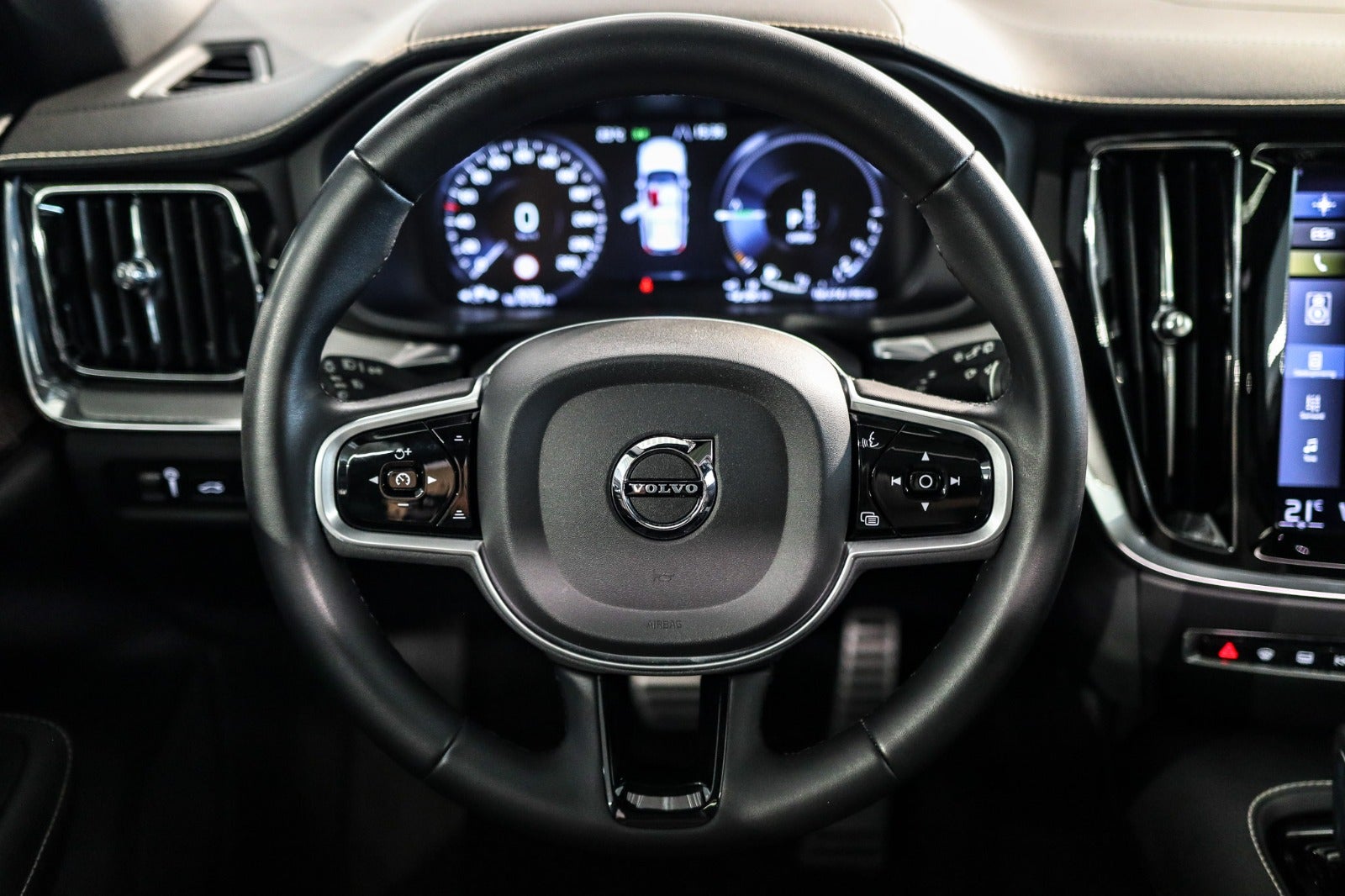 Billede af Volvo V60 2,0 T8 ReCharge R-Design aut. AWD