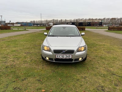 Volvo V50 2,4 Momentum 5d