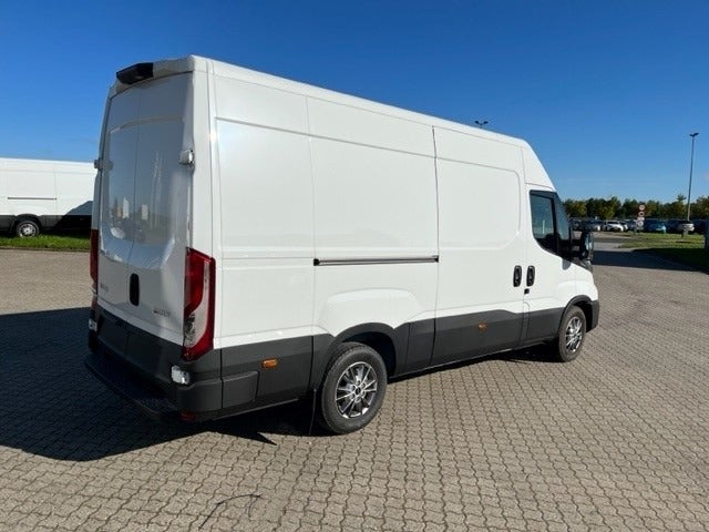 Billede af Iveco Daily 3,0 35S18 12m³ Van AG8