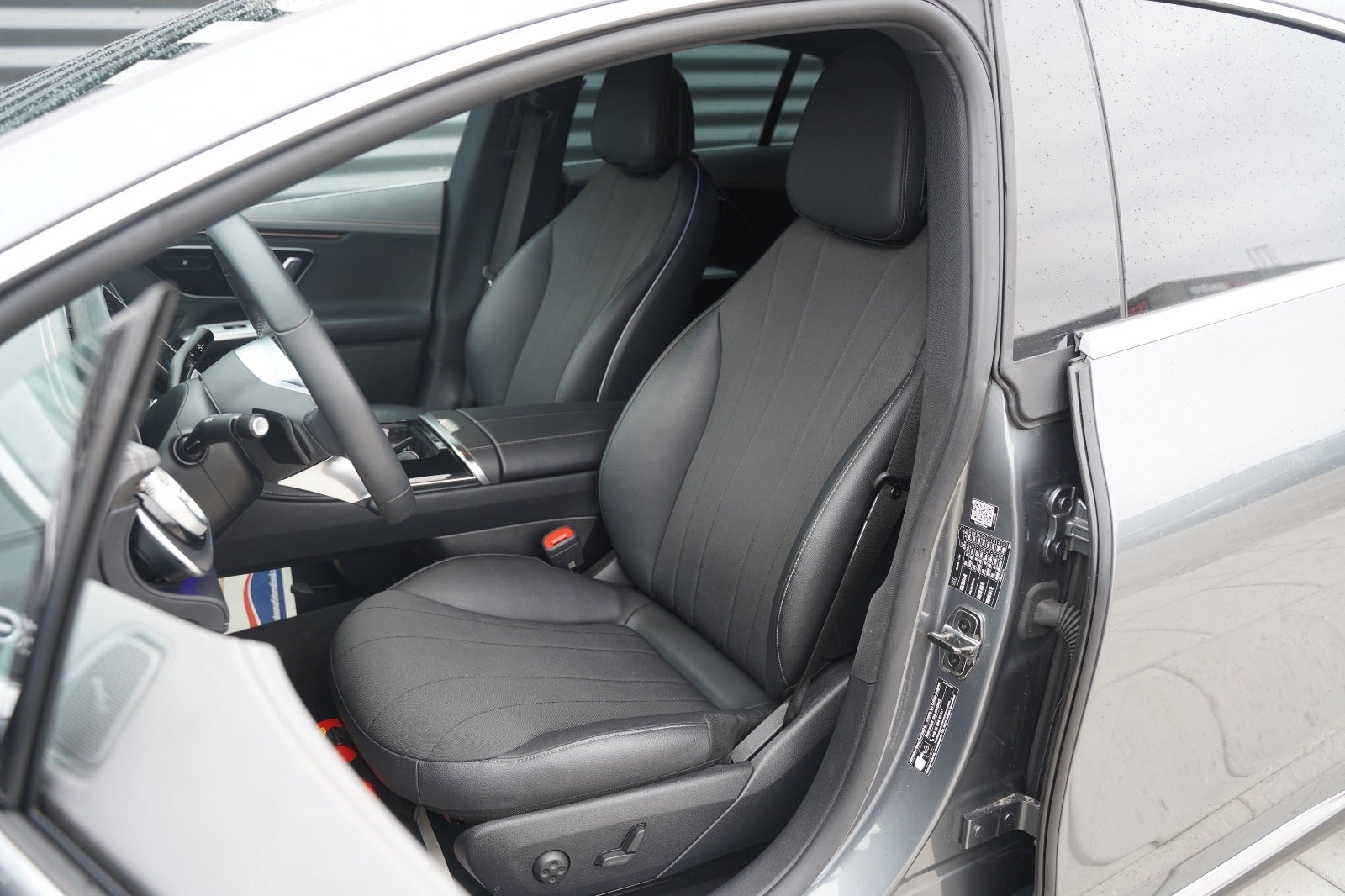 Billede af Mercedes EQE350+  Electric Art