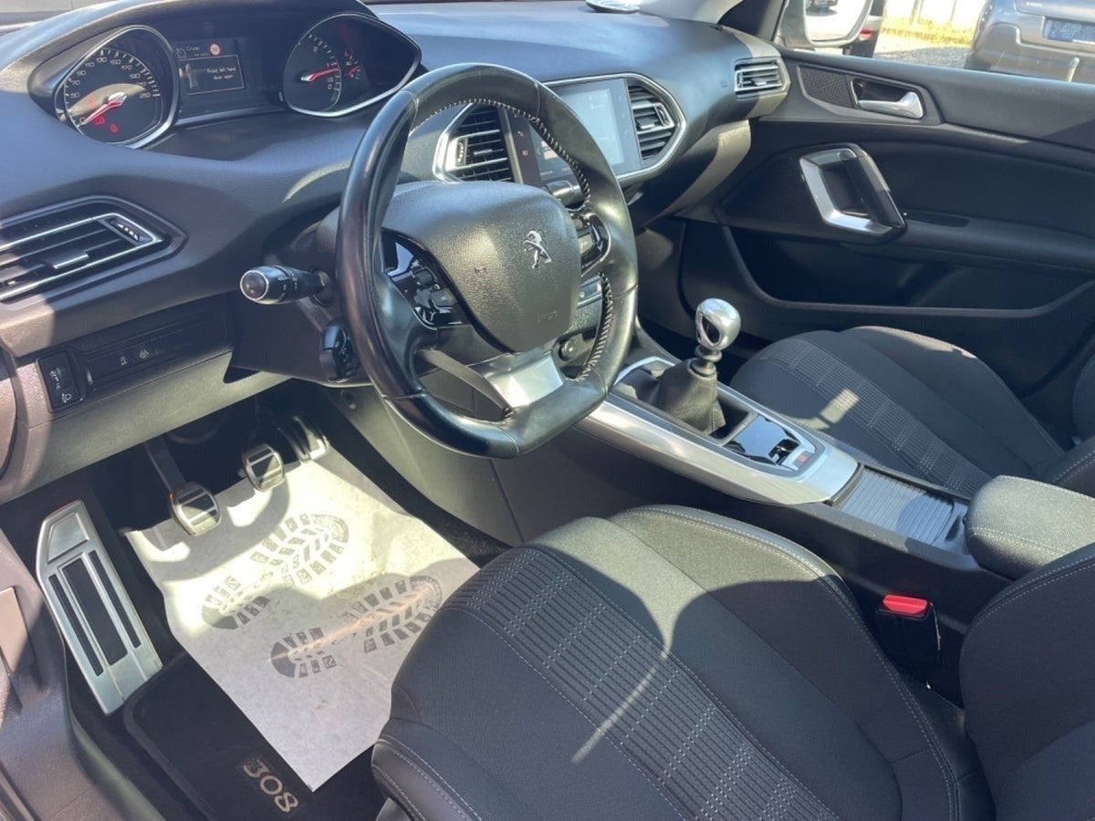 Billede af Peugeot 308 1,6 BlueHDi 120 Allure Sky SW
