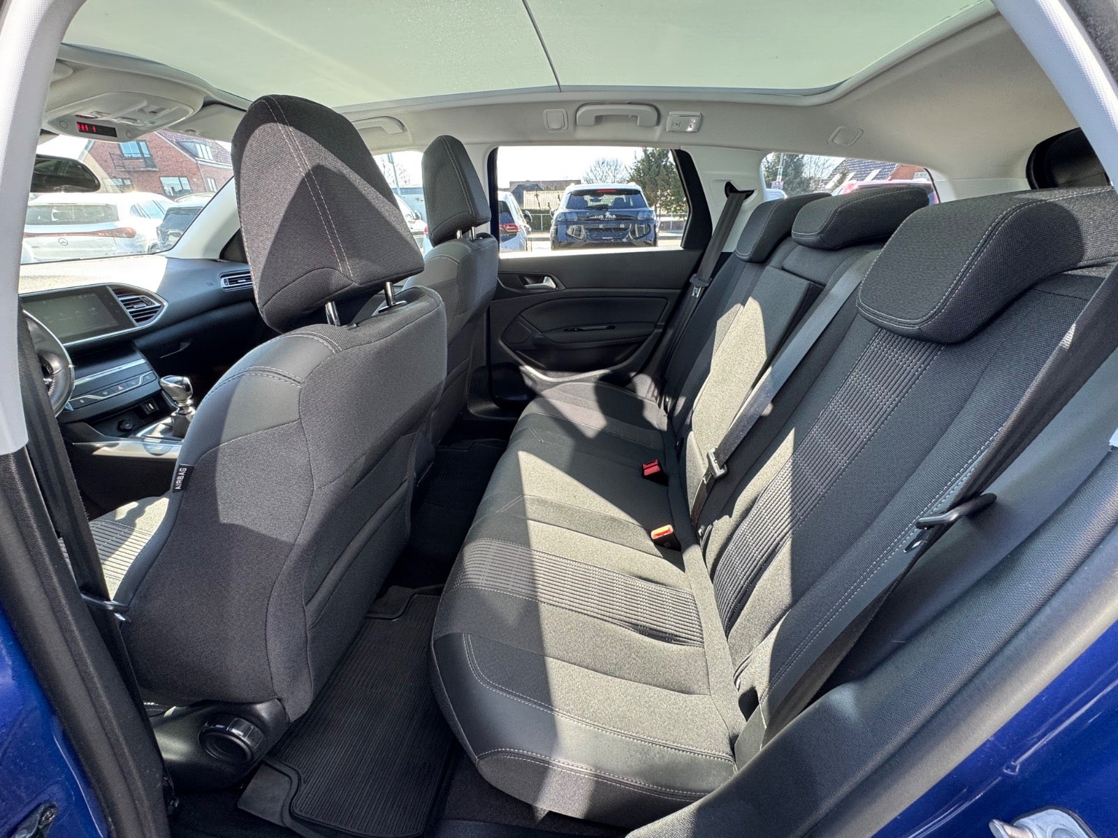 Billede af Peugeot 308 1,5 BlueHDi 130 Allure Sky SW