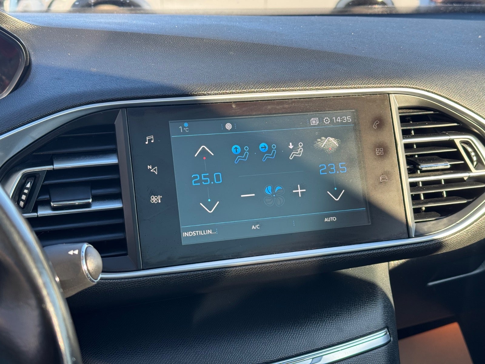 Billede af Peugeot 308 1,6 BlueHDi 120 Allure Sky SW