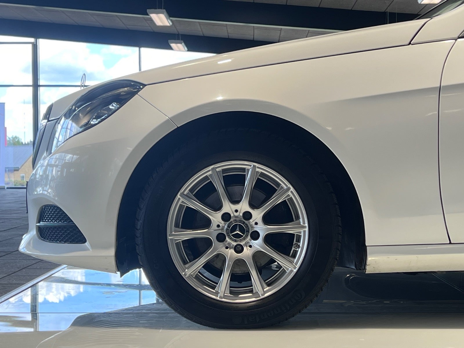 Billede af Mercedes E200 2,2 CDi Avantgarde stc. aut.