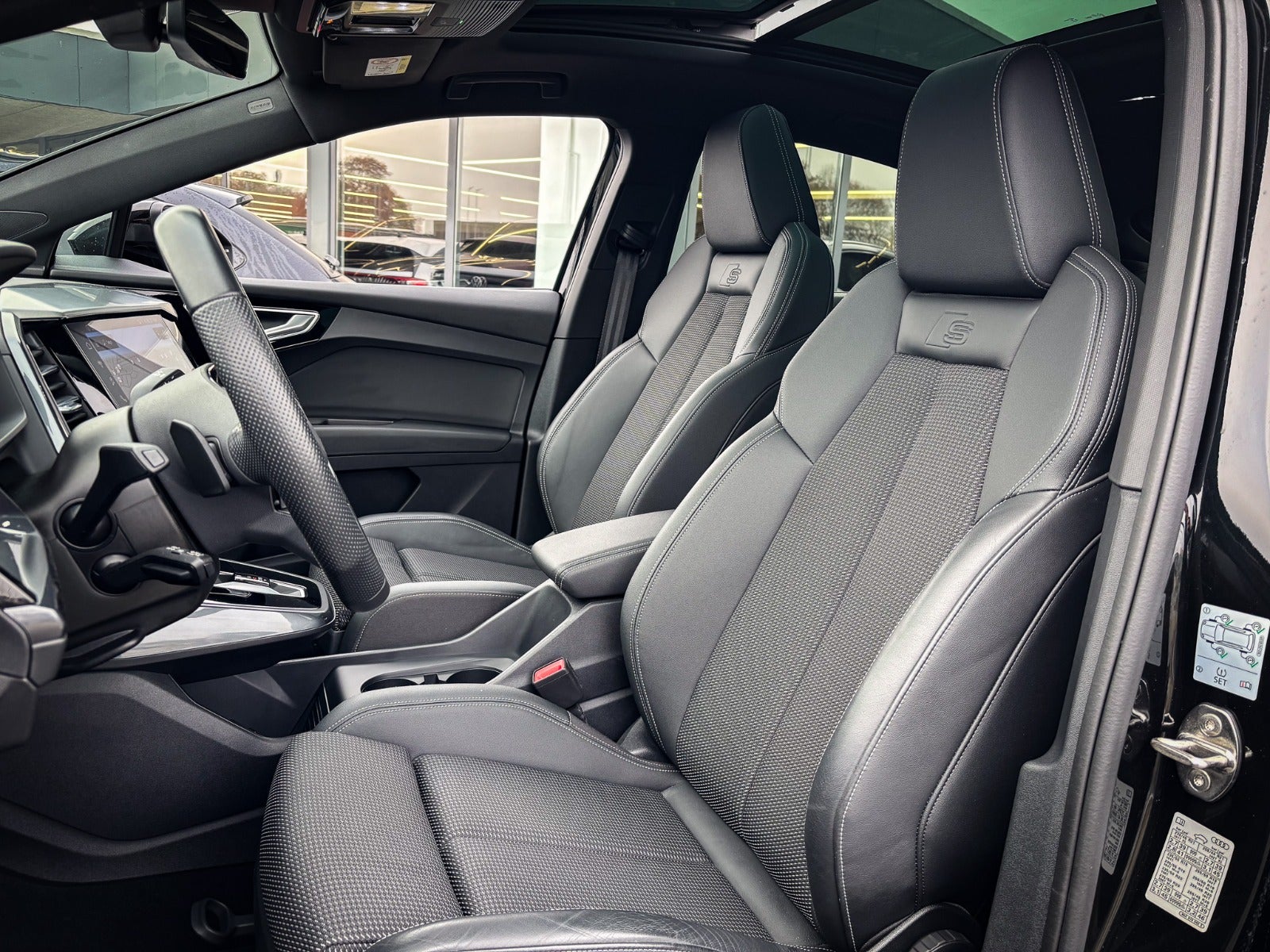 Billede af Audi Q4 e-tron 55 S-line Sportback quattro