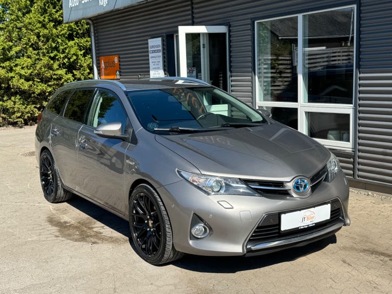 Toyota Auris Hybrid H2+ Touring Sports CVT