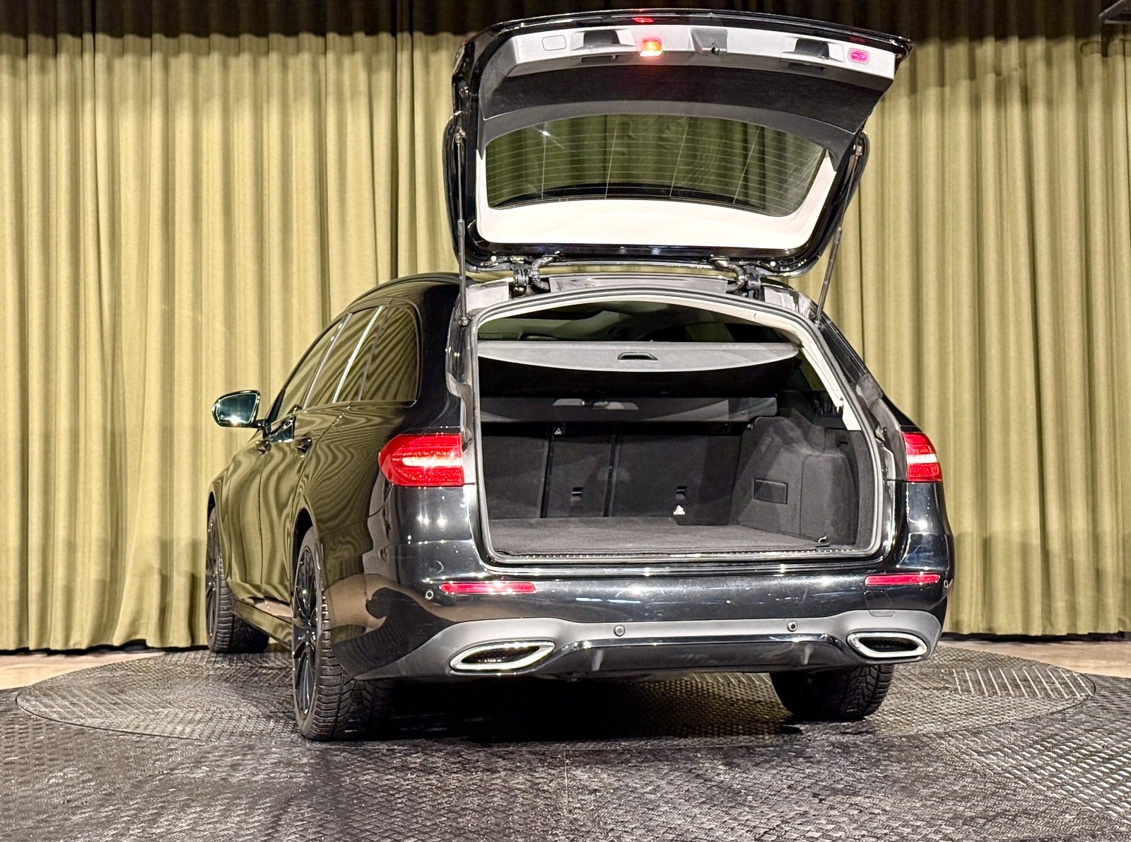 Billede af Mercedes E400 d 2,9 AMG Line stc. aut. 4Matic