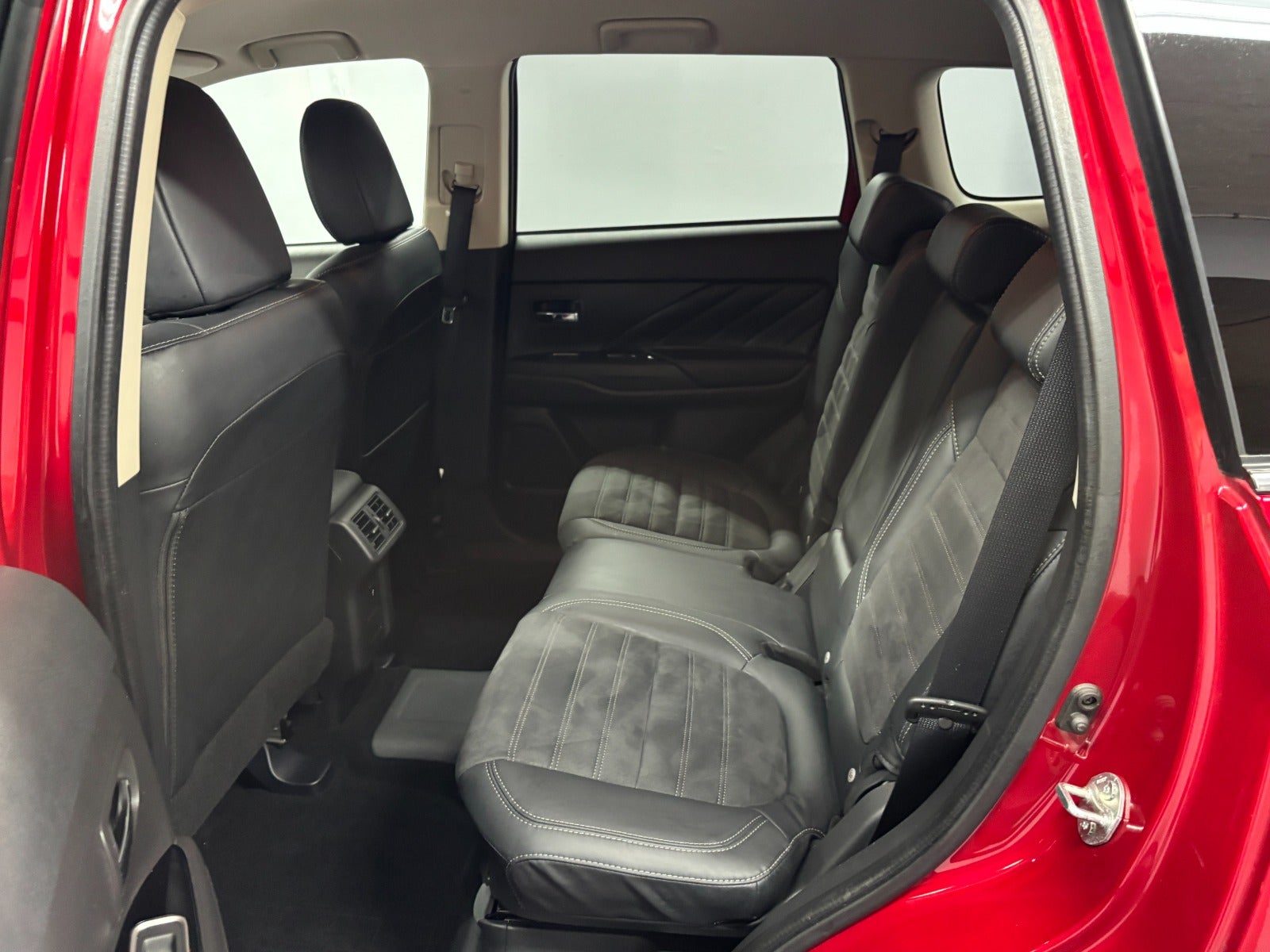 Billede af Mitsubishi Outlander 2,4 PHEV Invite CVT 4WD