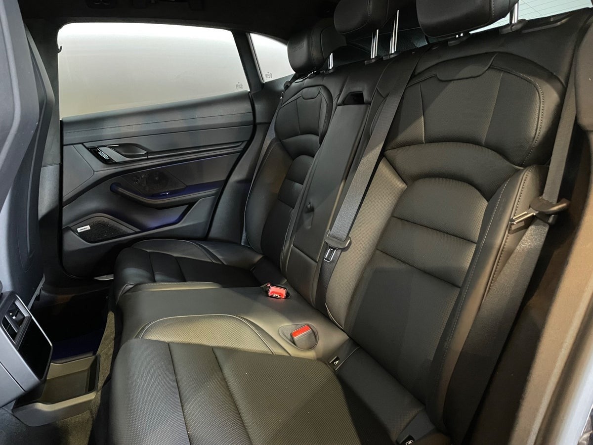 Porsche Taycan Turbo Performance+ Cross Turismo