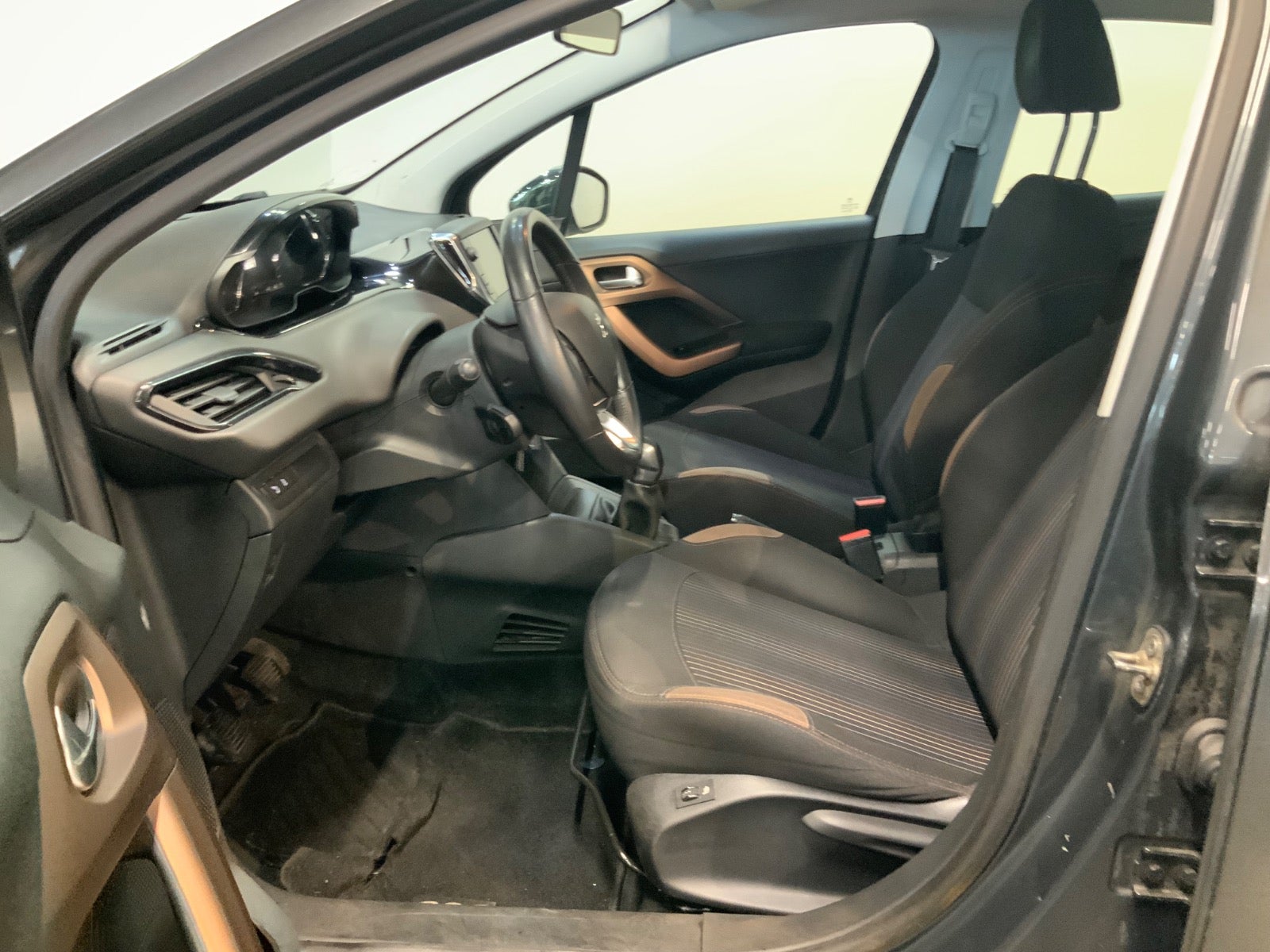 Peugeot 208 (8/8)