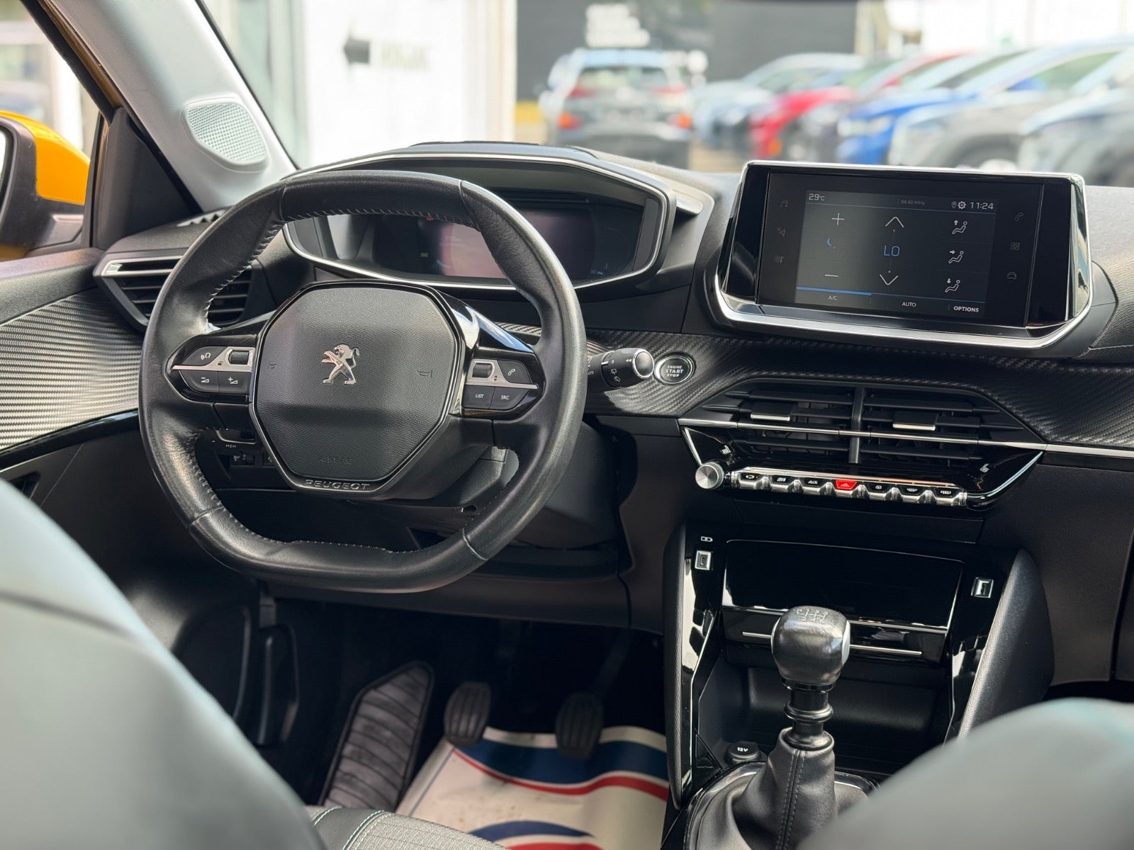 Billede af Peugeot 208 1,5 BlueHDi 100 Allure Sky
