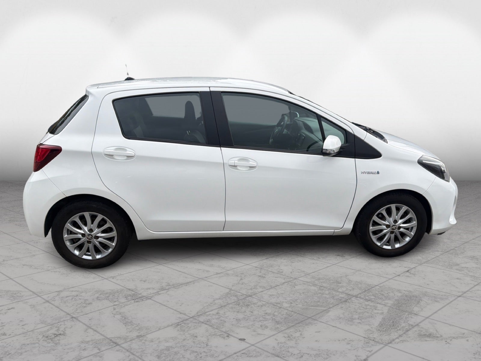 Toyota Yaris Hybrid H2 e-CVT