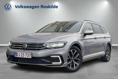 VW Passat 1,4 GTE Variant DSG Benzin aut. Automatgear modelår 2022 km 5000 Gråmetal ABS airbag start